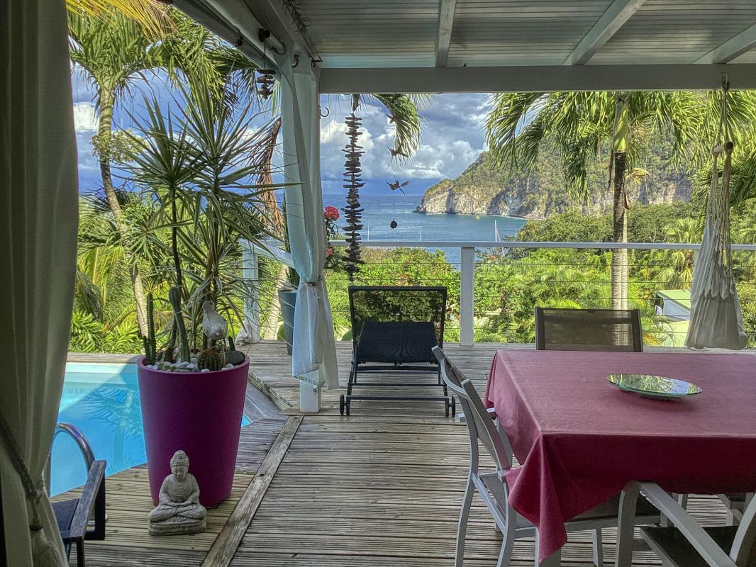 6-Location villa Desahies Guadeloupe piscine et vue mer-terrasse